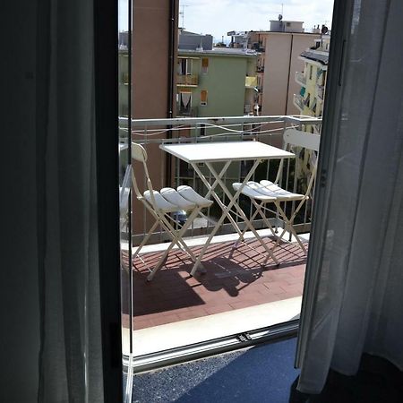 Il Nido Di Quarto Con Park Auto Macchine Piccole Segmento B Gênes Extérieur photo