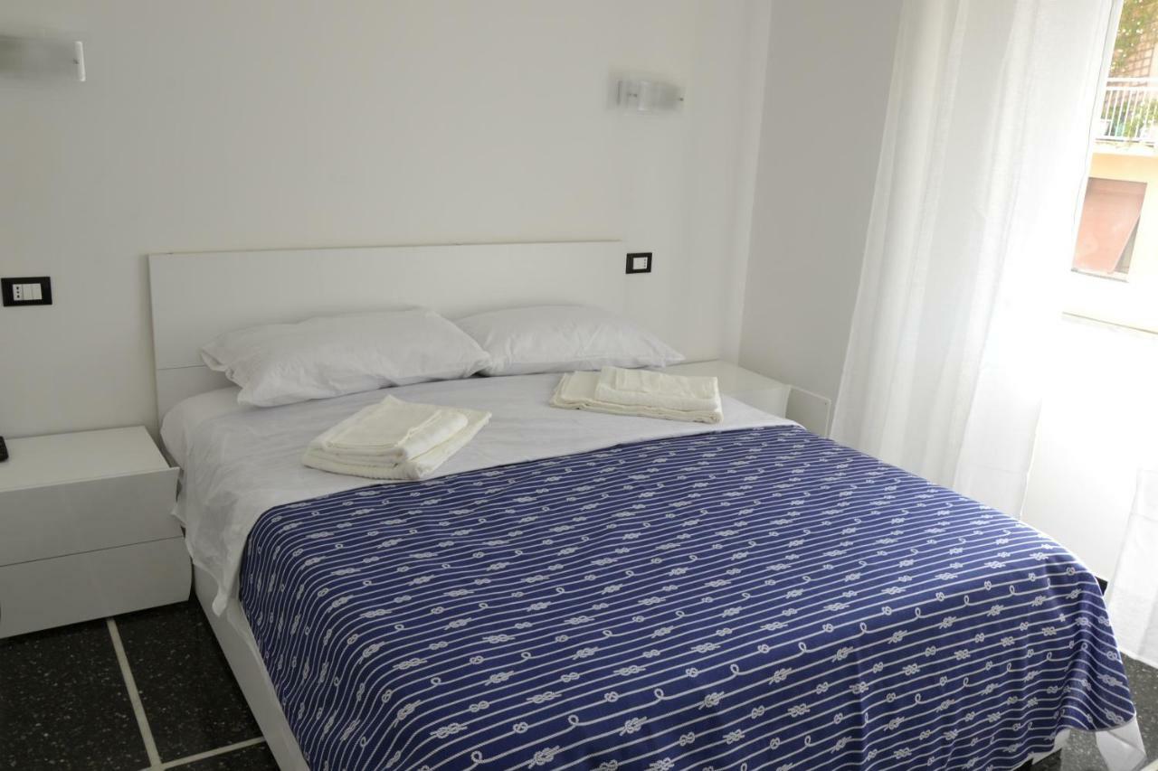 Il Nido Di Quarto Con Park Auto Macchine Piccole Segmento B Gênes Extérieur photo