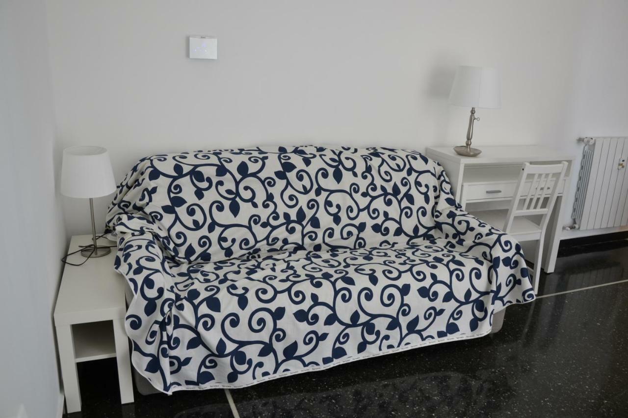 Il Nido Di Quarto Con Park Auto Macchine Piccole Segmento B Gênes Extérieur photo
