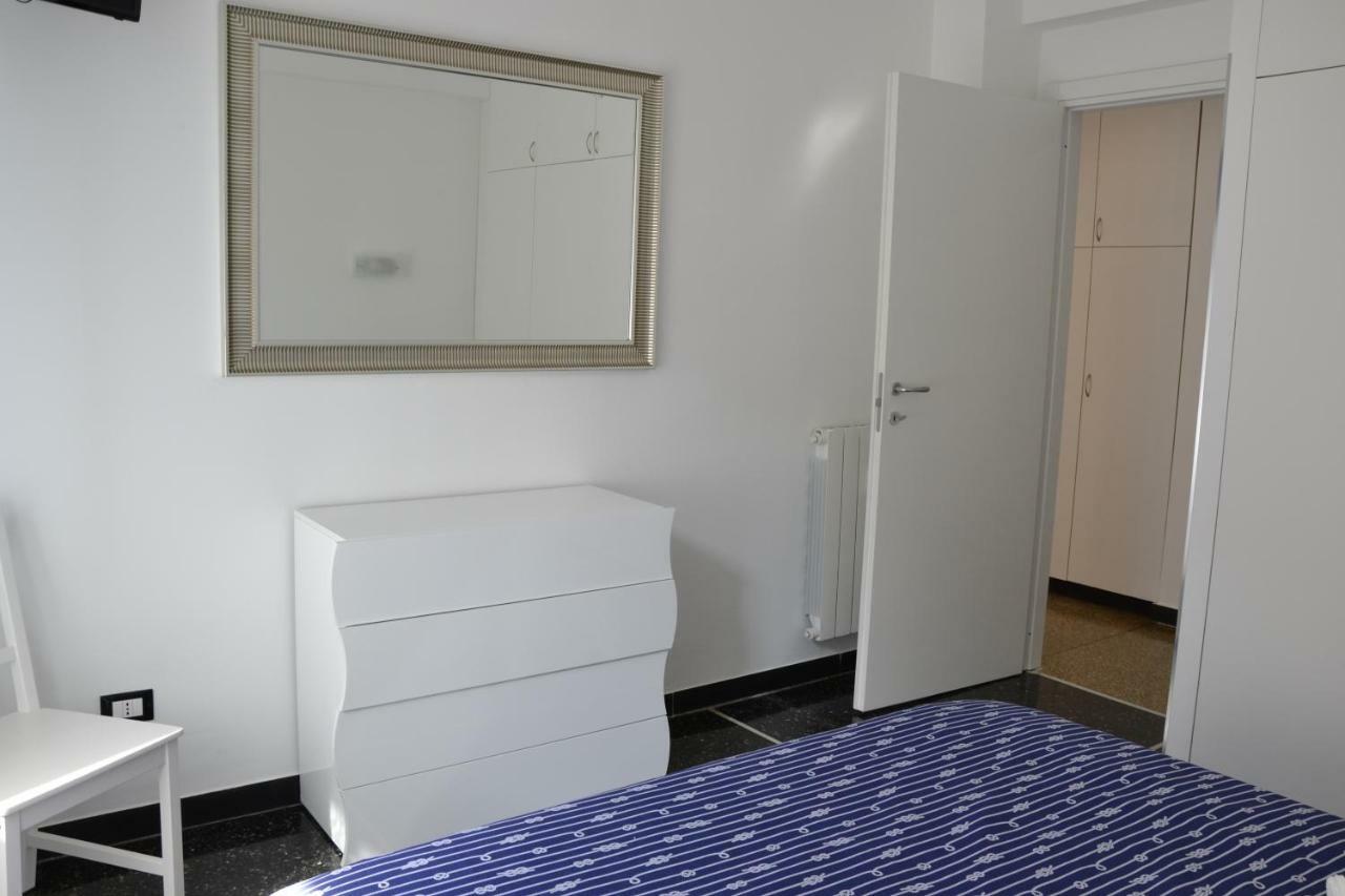 Il Nido Di Quarto Con Park Auto Macchine Piccole Segmento B Gênes Extérieur photo