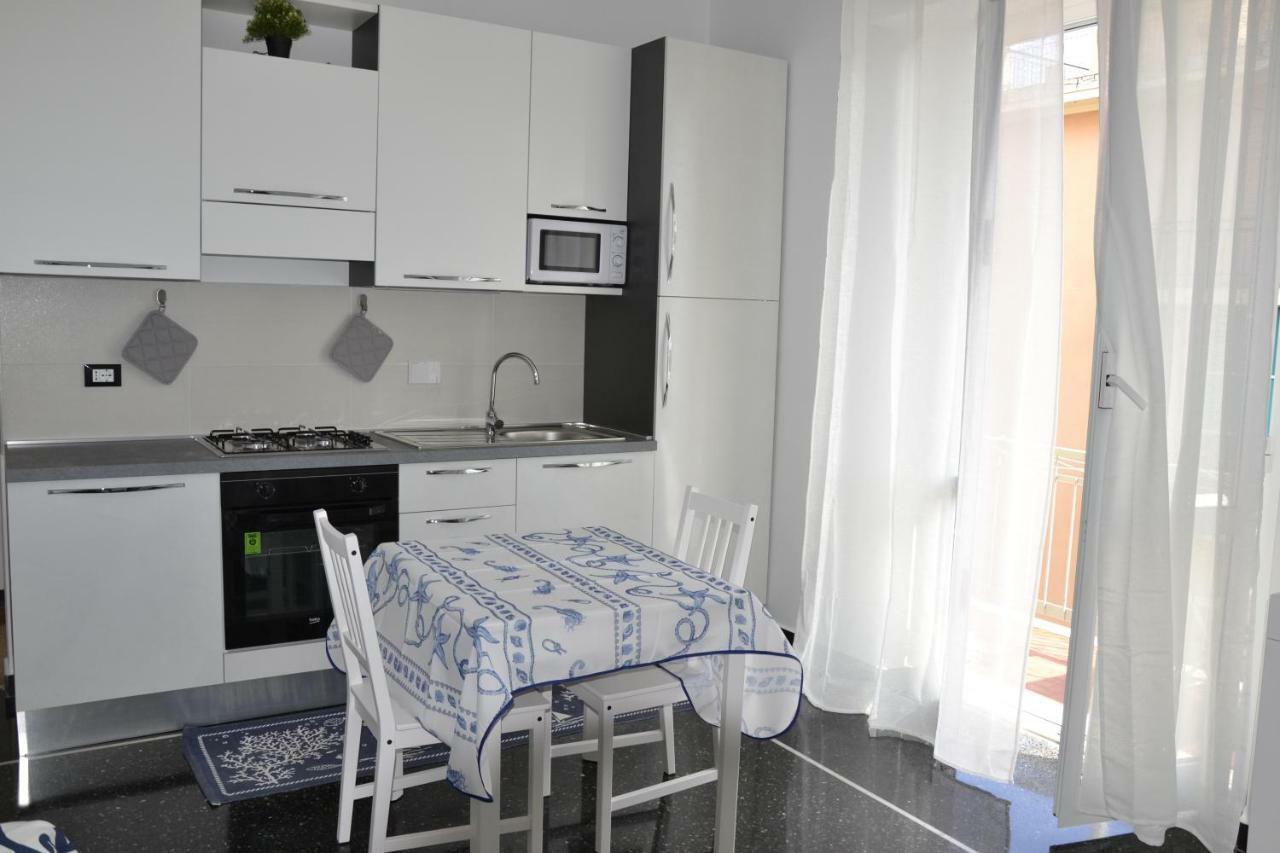 Il Nido Di Quarto Con Park Auto Macchine Piccole Segmento B Gênes Extérieur photo