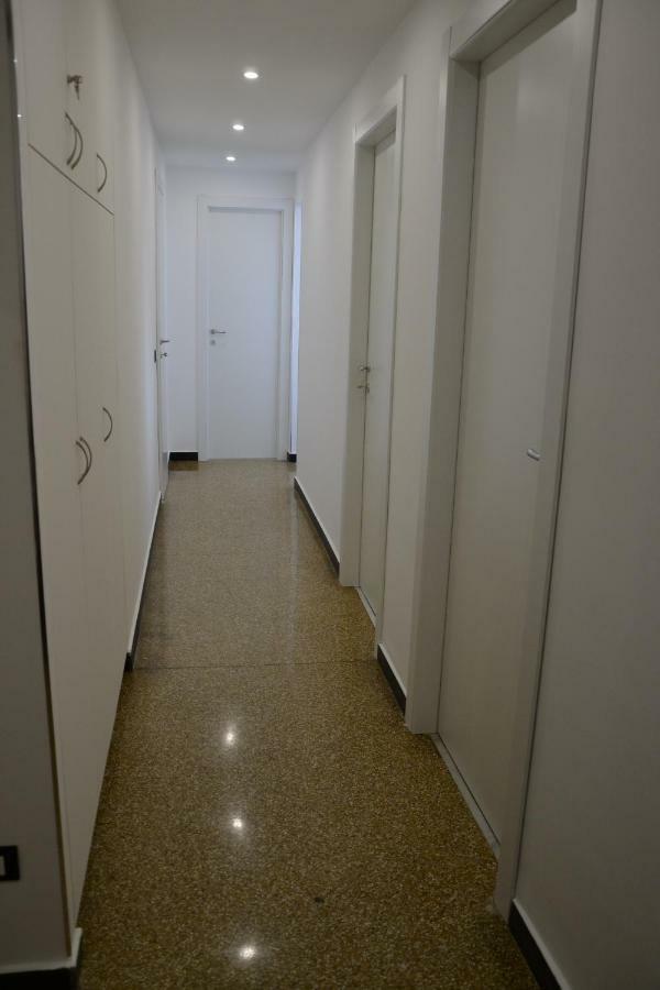Il Nido Di Quarto Con Park Auto Macchine Piccole Segmento B Gênes Extérieur photo