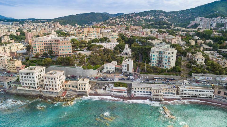 Il Nido Di Quarto Con Park Auto Macchine Piccole Segmento B Gênes Extérieur photo